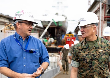 MARFORCOM Commander visits USS Arlington