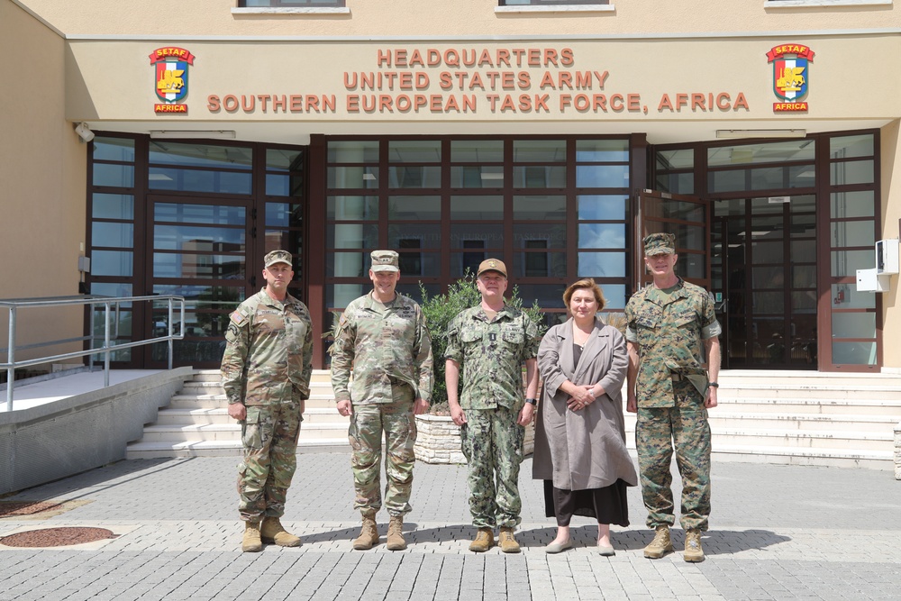 SETAF-AF CG hosts visit with Vice Admiral Thomas Ishee, Ms. Amanda Pilz, and BG John Jarrard