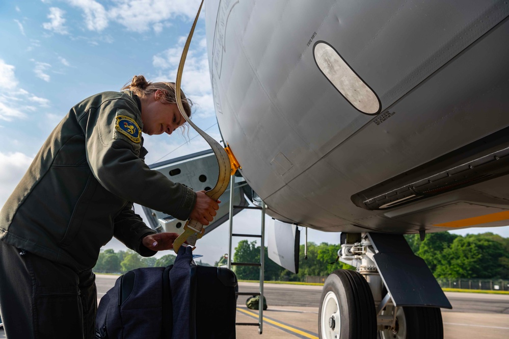 DVIDS - Images - Exercise Aw-R-Go: KC-135 preflight check [Image 4 of 10]