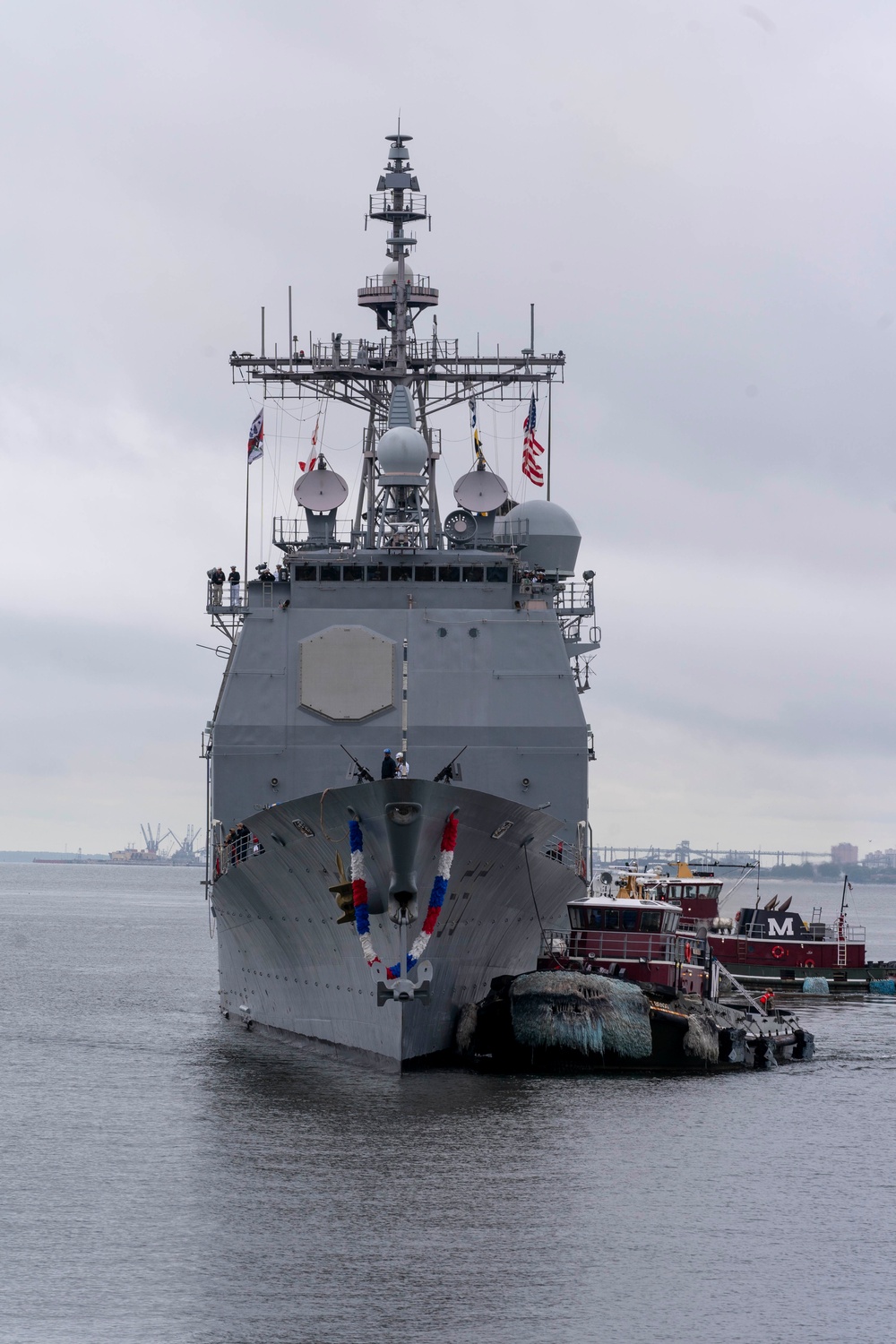 USS Leyte Gulf Returns from Final Deployment