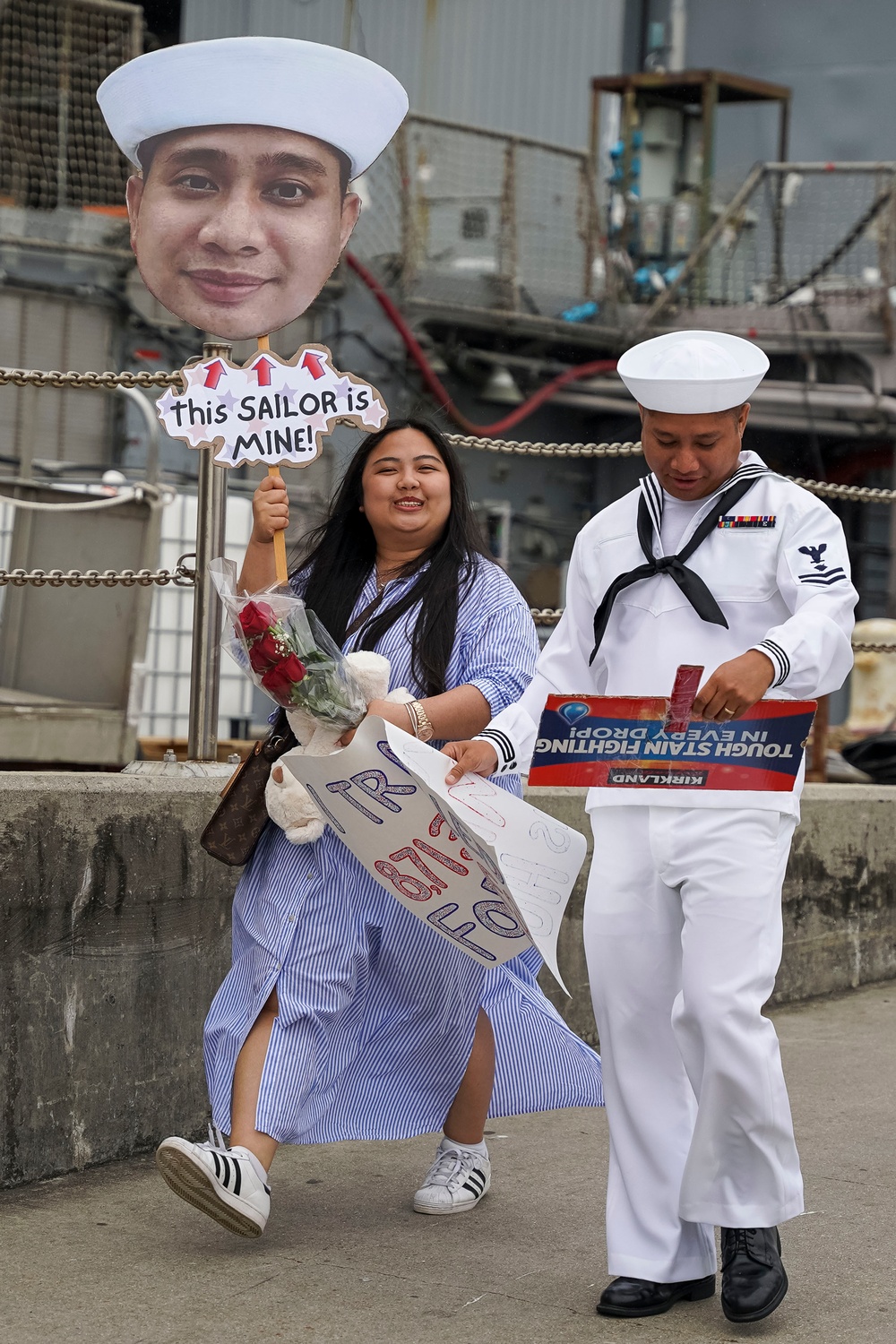 USS Leyte Gulf Returns from Final Deployment