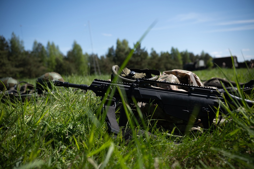 Swift Response 24: Kilo 2/14 prepares communications prior to HIRAIN