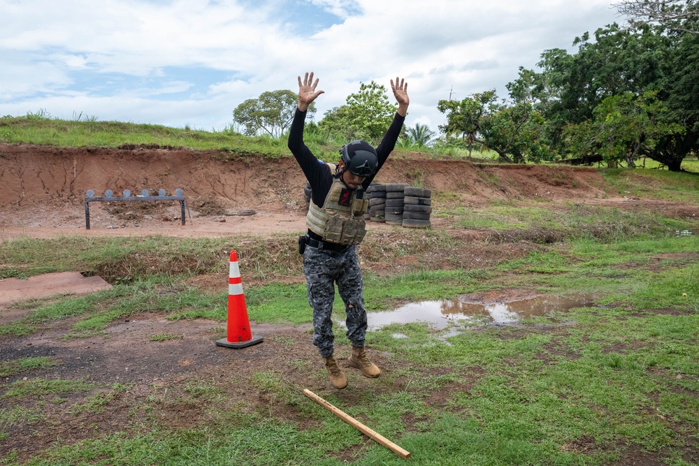 Competitors take part in Fuerzas Comando 24 Assaulter Course II