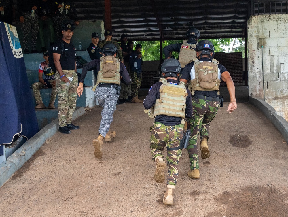 Competitors take part in Fuerzas Comando 24 Assaulter Course II