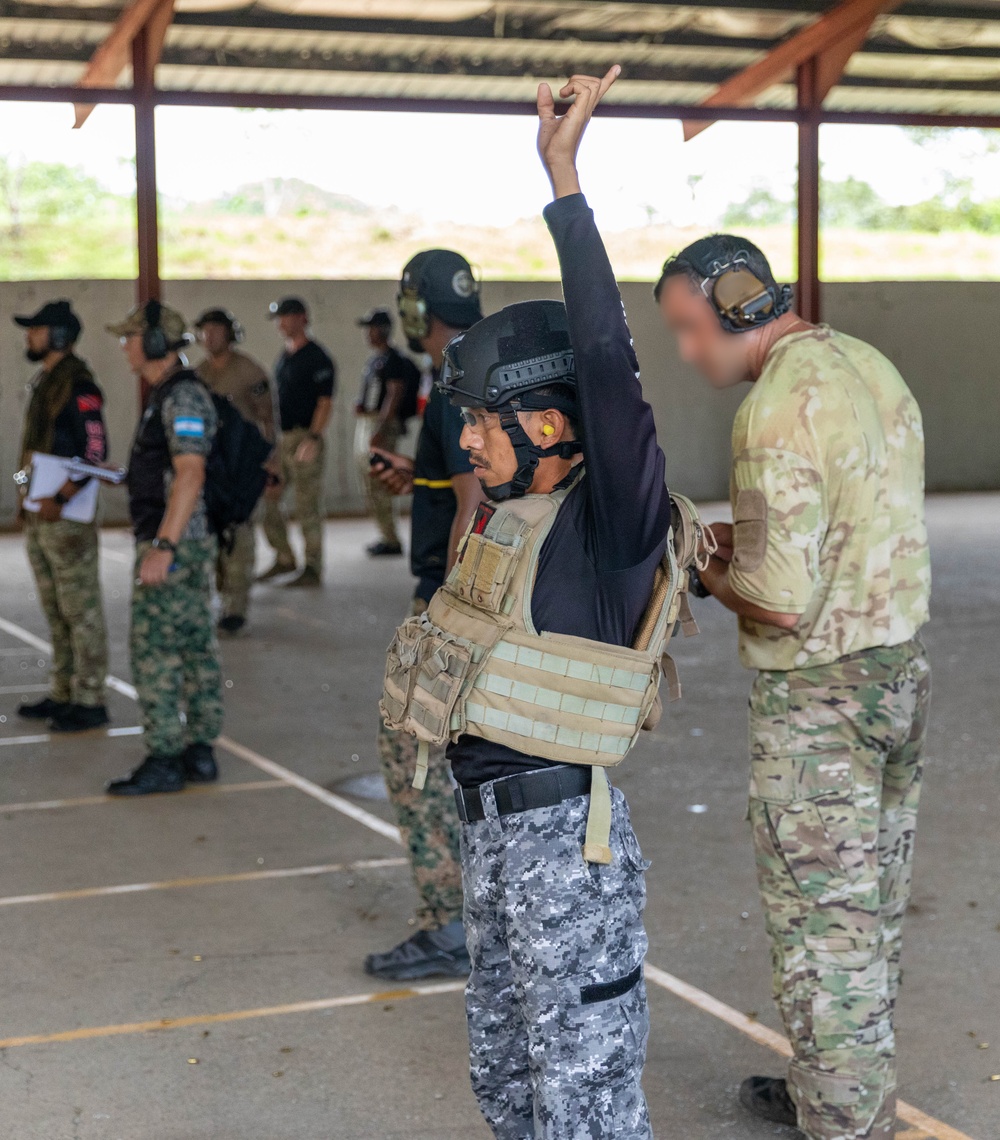Competitors take part in Fuerzas Comando 24 Assaulter Course II