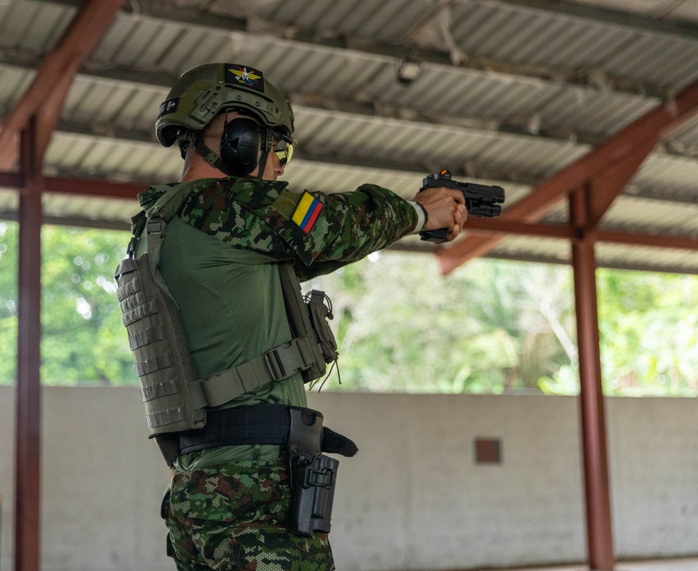 Competitors take part in Fuerzas Comando 24 Assaulter Course II