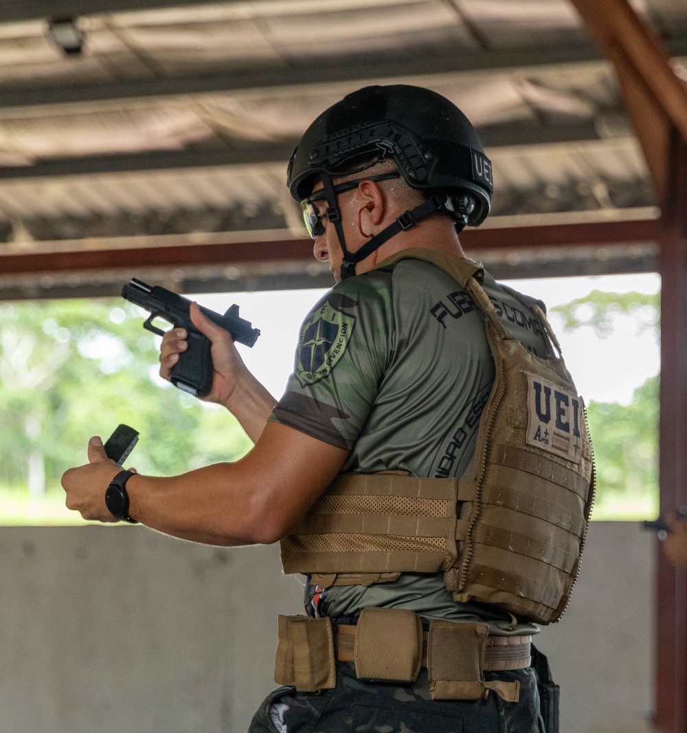 Competitors take part in Fuerzas Comando 24 Assaulter Course II