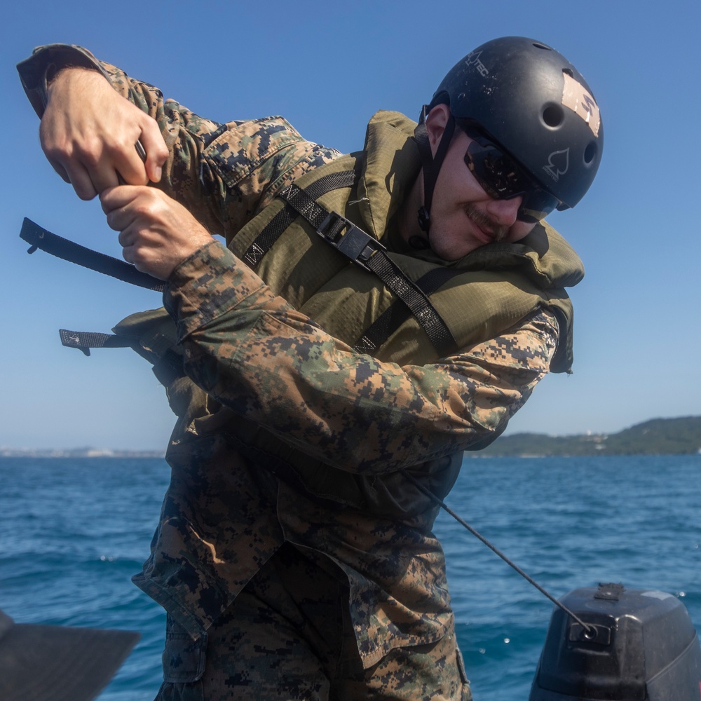 III Marine Expeditionary Force EOTG enhances small boat operation skills