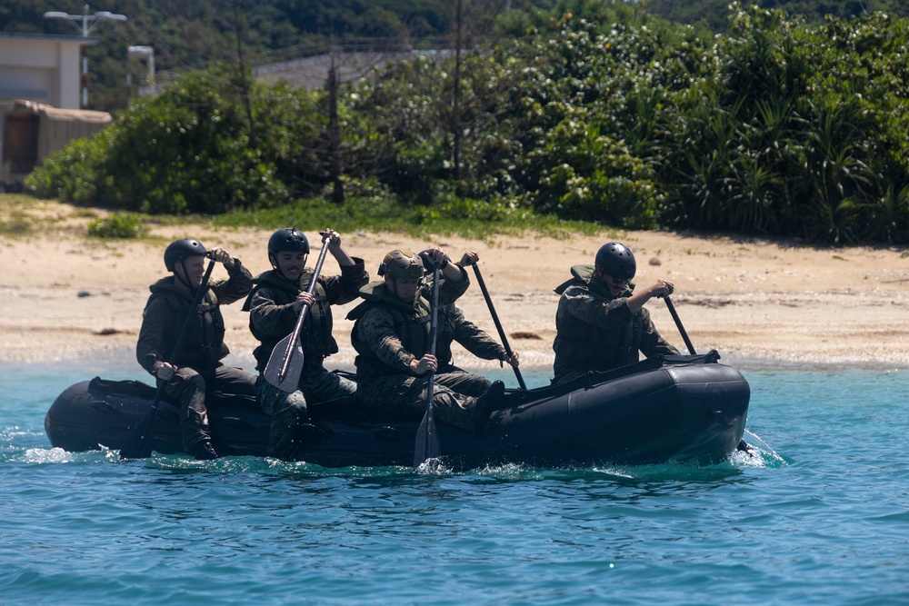 III Marine Expeditionary Force EOTG enhances small boat operation skills