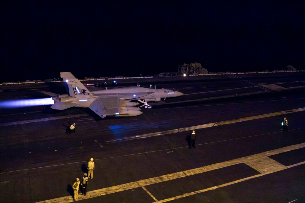Abraham Lincoln conducts flight operations