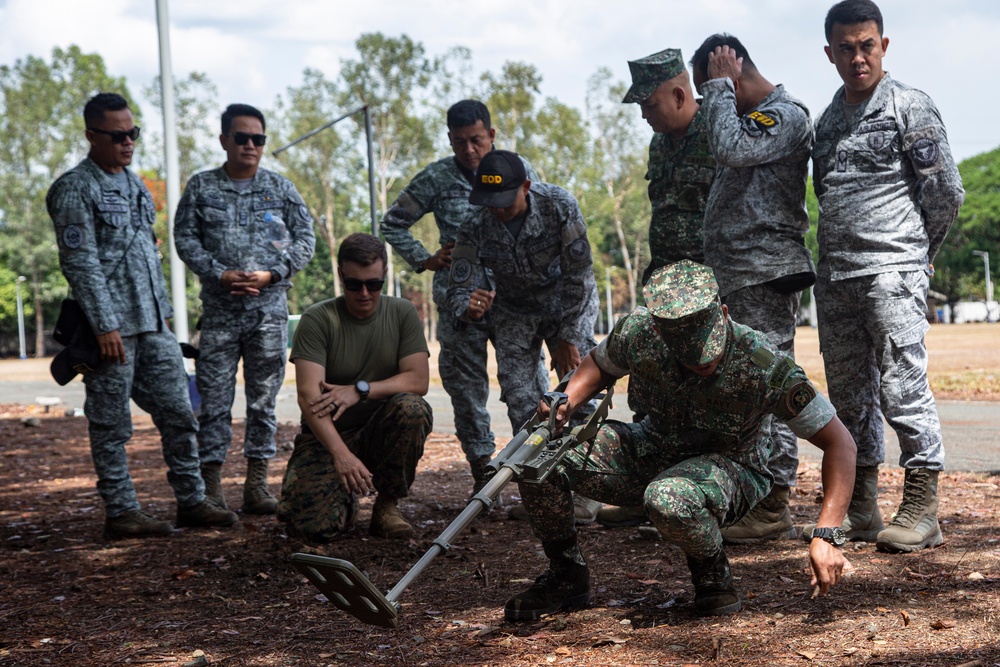 ACDC: MWSS-371 conducts EOD SMEE