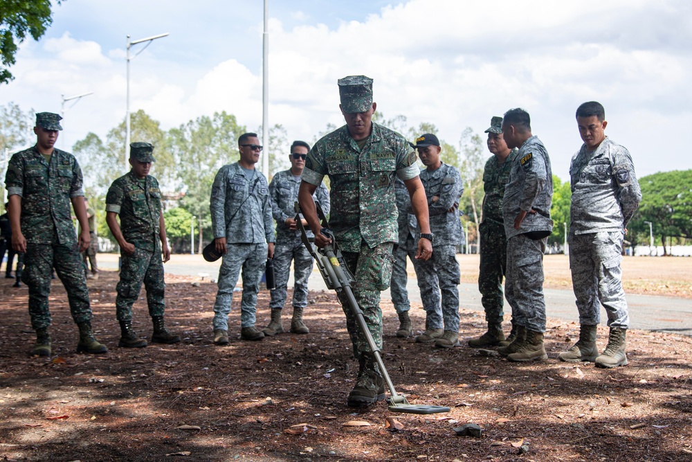 ACDC: MWSS-371 conducts EOD SMEE