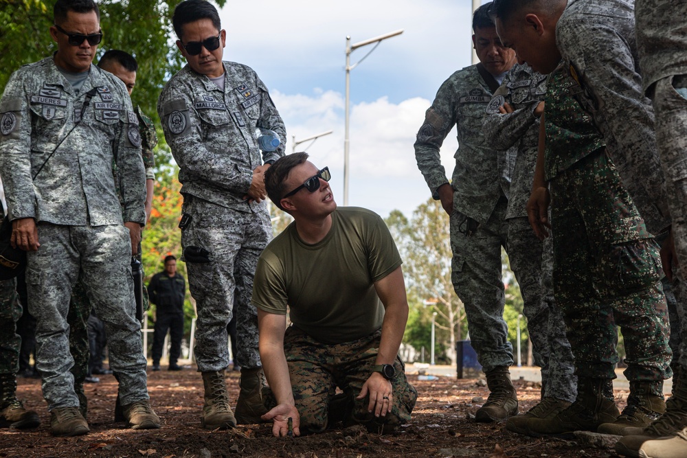 ACDC: MWSS-371 conducts EOD SMEE