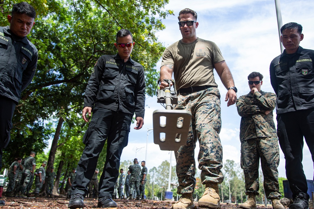 ACDC: MWSS-371 conducts EOD SMEE