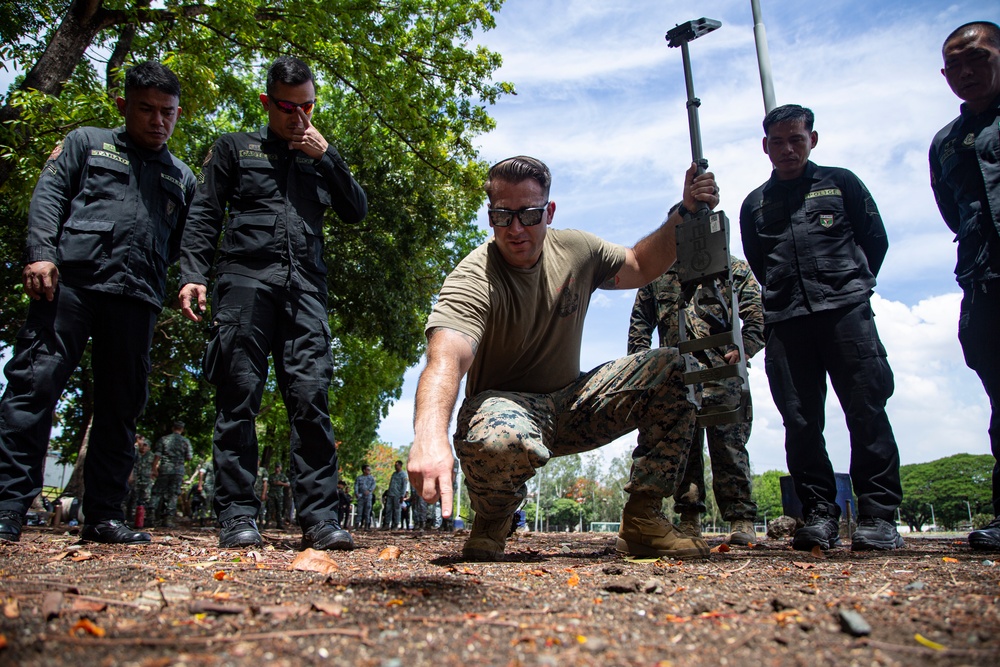 ACDC: MWSS-371 conducts EOD SMEE