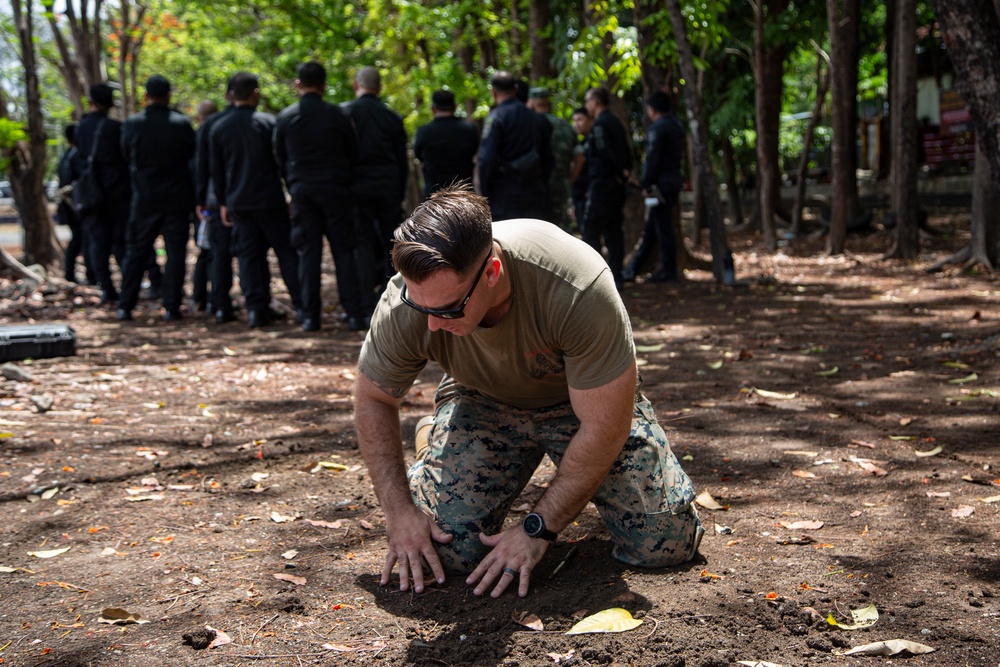 ACDC: MWSS-371 conducts EOD SMEE