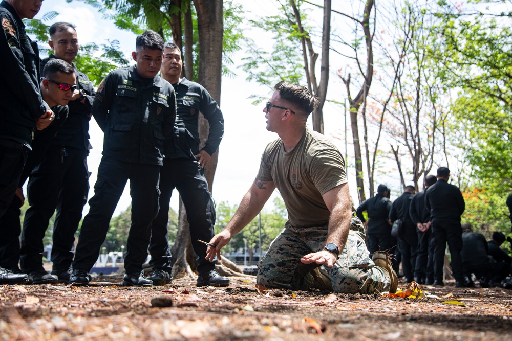 ACDC: MWSS-371 conducts EOD SMEE