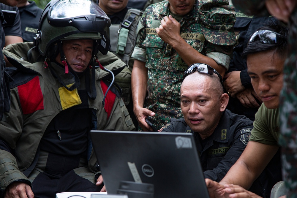 ACDC: MWSS-371 conducts EOD SMEE