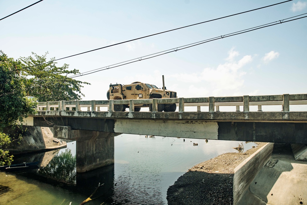 15th MEU, Philippine 3DMBDE Conduct Combined Convoy Across Palawan