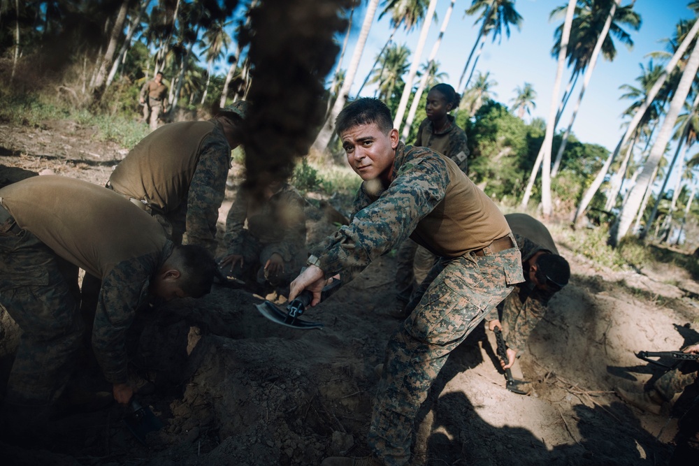 15th MEU, Philippine Marines Establish Integrated Defense During ACDC