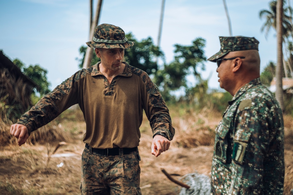 15th MEU, Philippine Marines Establish Integrated Defense During ACDC