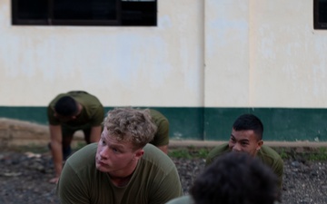 ACDC: 1/7, Philippine service members conduct physical training