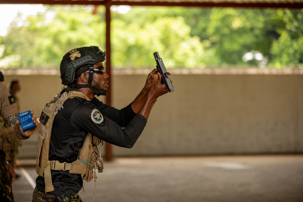 Fuerzas Commando 24 Assaulter Course II