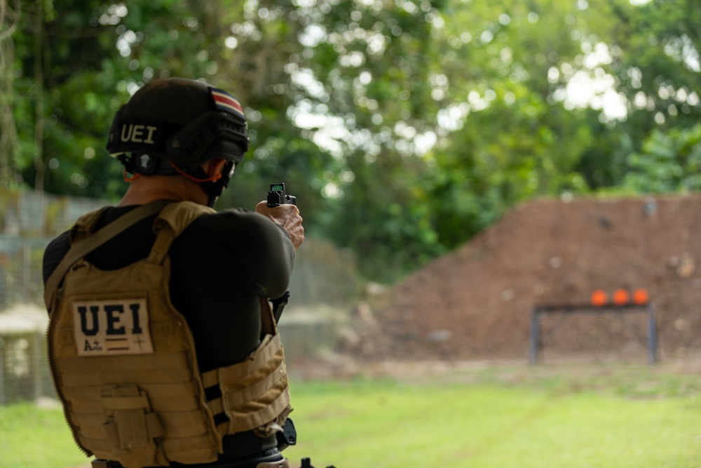 Competitors take part in Fuerzas Comando 24 Shoot House