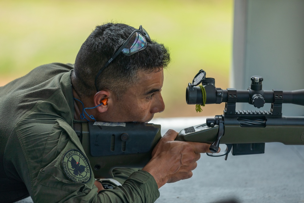 Competitors take part in Fuerzas Comando 24 combined Assaulter and Sniper Course III