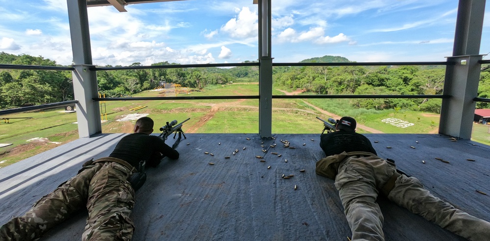 Competitors take part in Fuerzas Comando 24 combined Assaulter and Sniper Course III