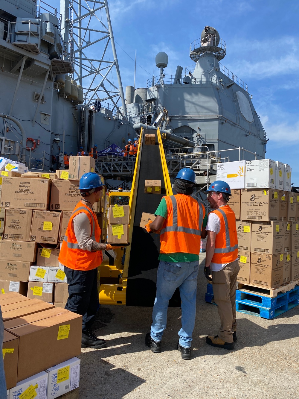This is how food "boards a ship"