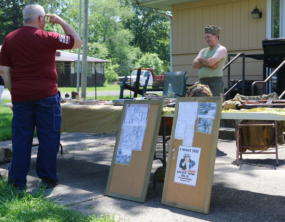 Veterans of Only Illinois Army National Guard Unit to Deploy to Vietnam Present Plaque to Illinois State Military Museum