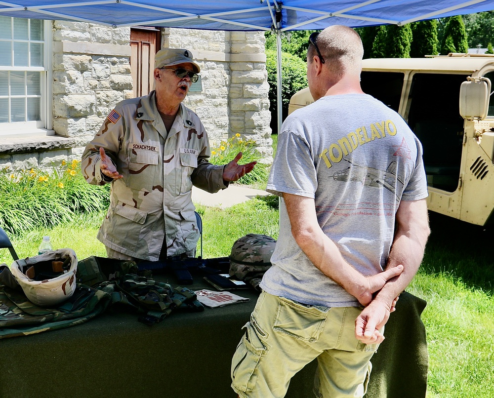 Veterans of Only Illinois Army National Guard Unit to Deploy to Vietnam Present Plaque to Illinois State Military Museum