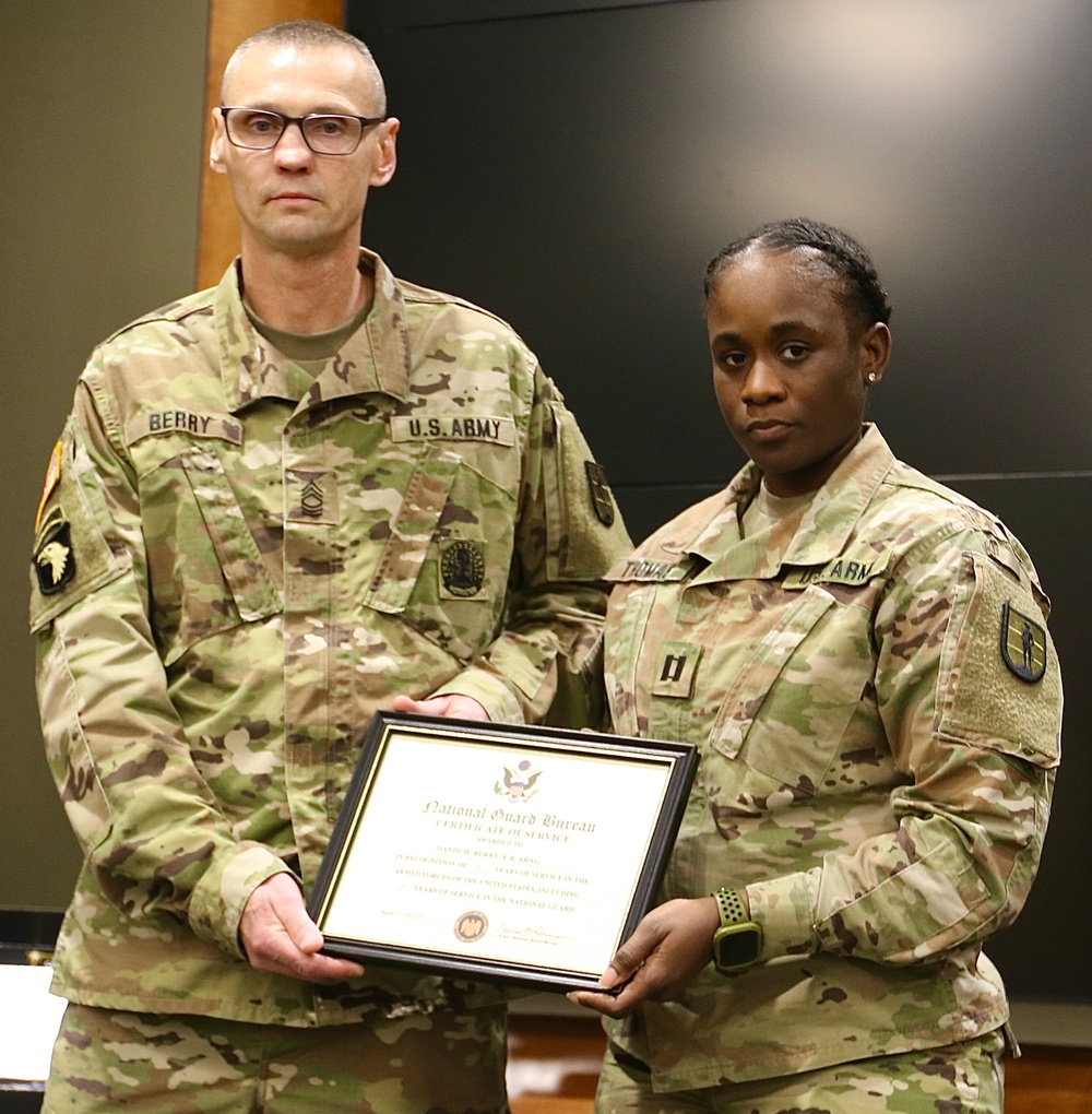 Master Sgt. David Berry, Who Taught Lessons Learned From Iraq and Afghanistan, Retires With 20 Years of Service