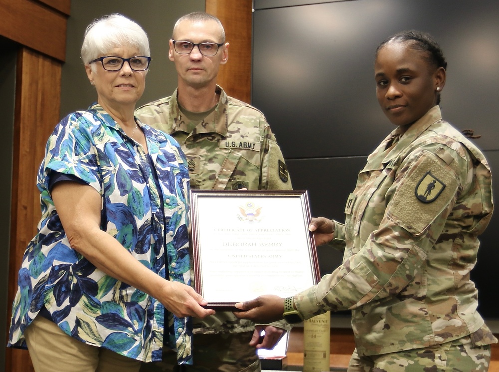 Master Sgt. David Berry, Who Taught Lessons Learned From Iraq and Afghanistan, Retires With 20 Years of Service