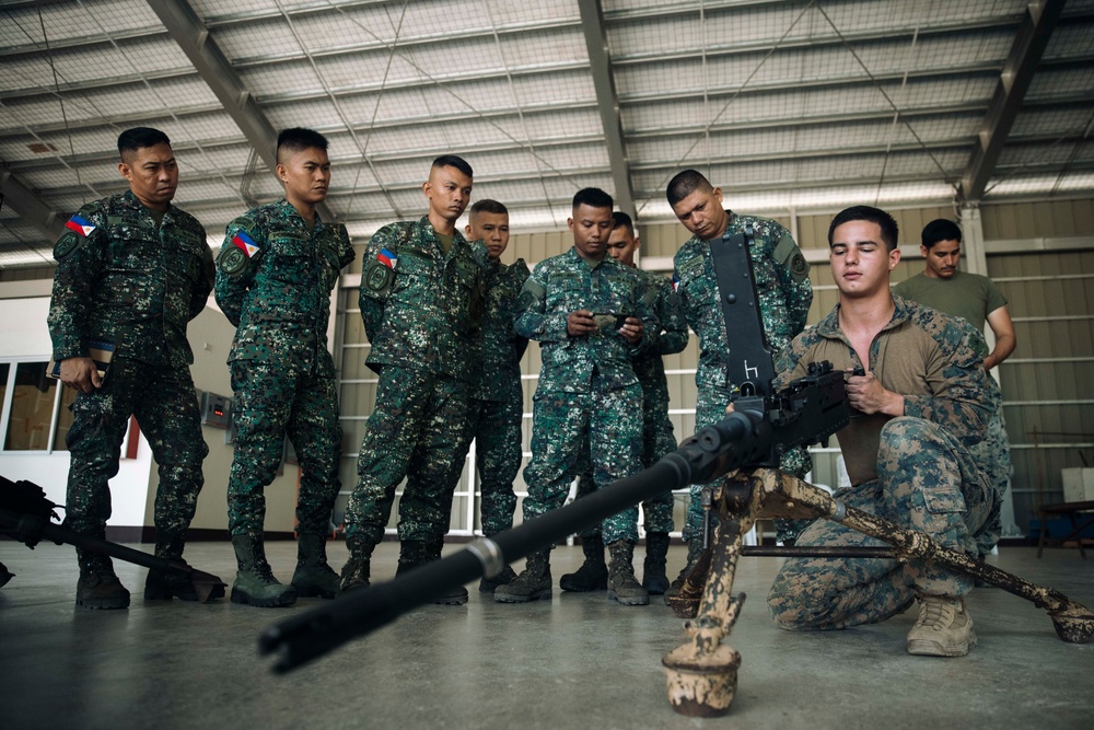 15th MEU, Philippine Marines Conduct Subject Matter Expert Exchanges
