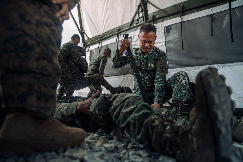 15th MEU, Philippine Marines Conduct Subject Matter Expert Exchanges