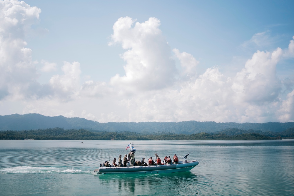 ACDC: US, Philippine Marines Conduct Maritime Reconnaissance Mission Planning