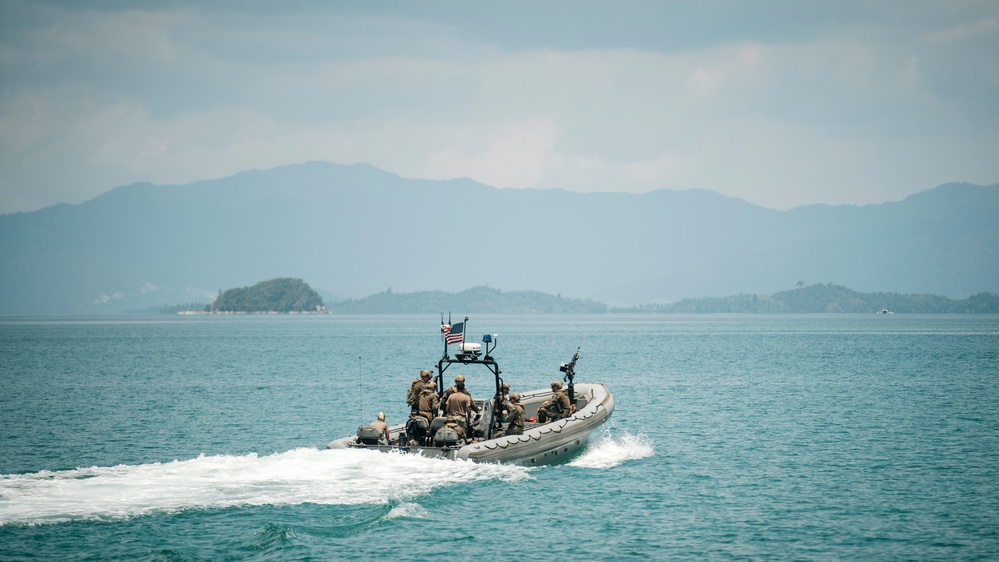 ACDC: US, Philippine Marines Conduct Maritime Reconnaissance Mission Planning