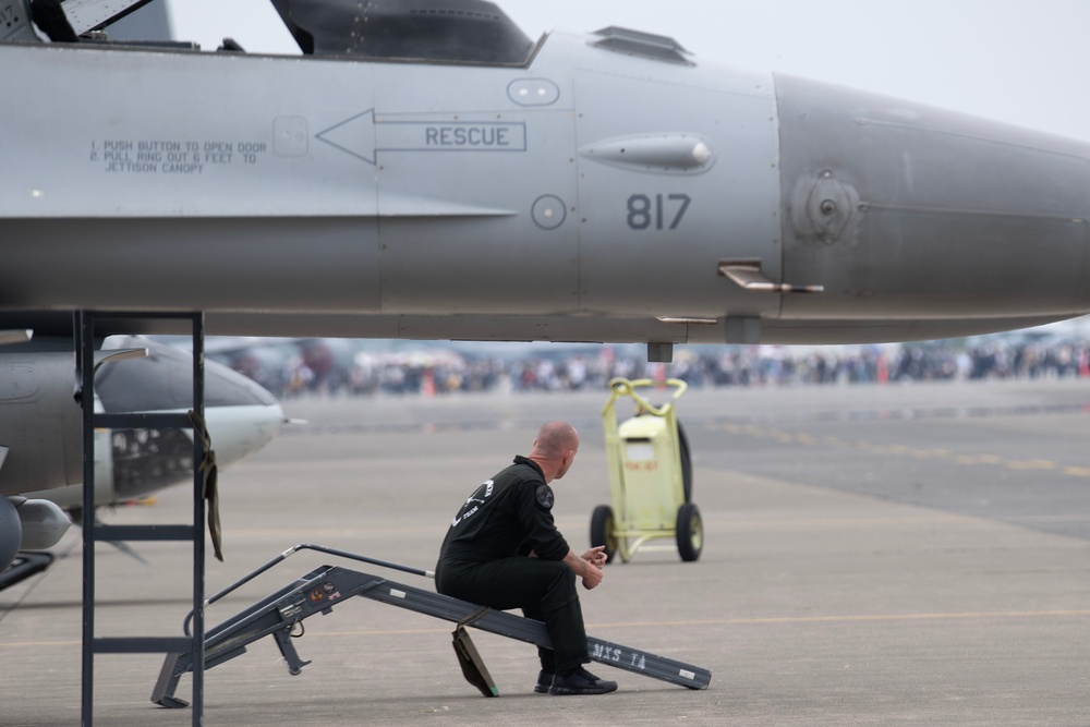 The PACAF F-16 Demo Team participates in Japanese-American Friendship Festival 24