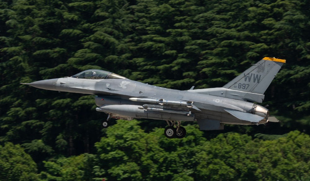 The PACAF F-16 Demo Team participates in Japanese-American Friendship Festival 24