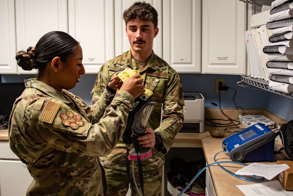 121st biochemical engineers perform gas mask fit tests