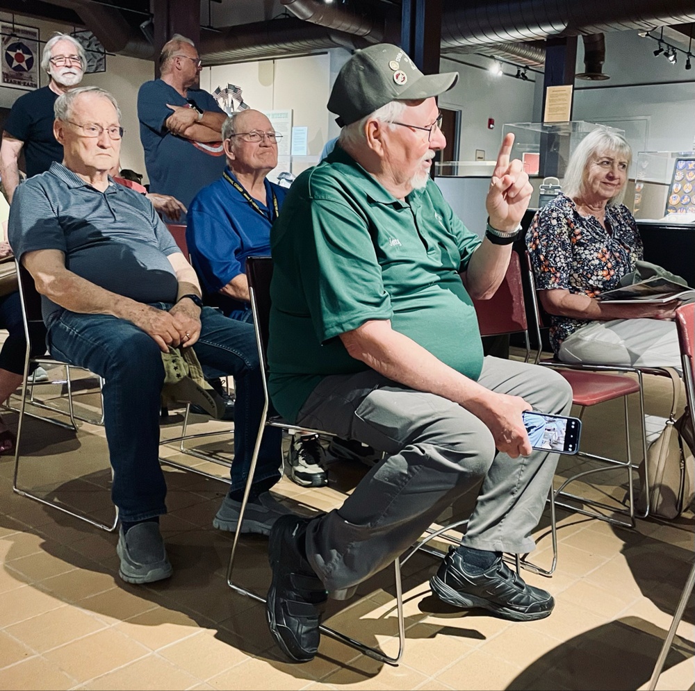 Veterans of Only Illinois Army National Guard Unit to Deploy to Vietnam Present Plaque to Illinois State Military Museum