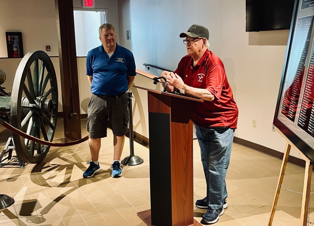 Veterans of Only Illinois Army National Guard Unit to Deploy to Vietnam Present Plaque to Illinois State Military Museum