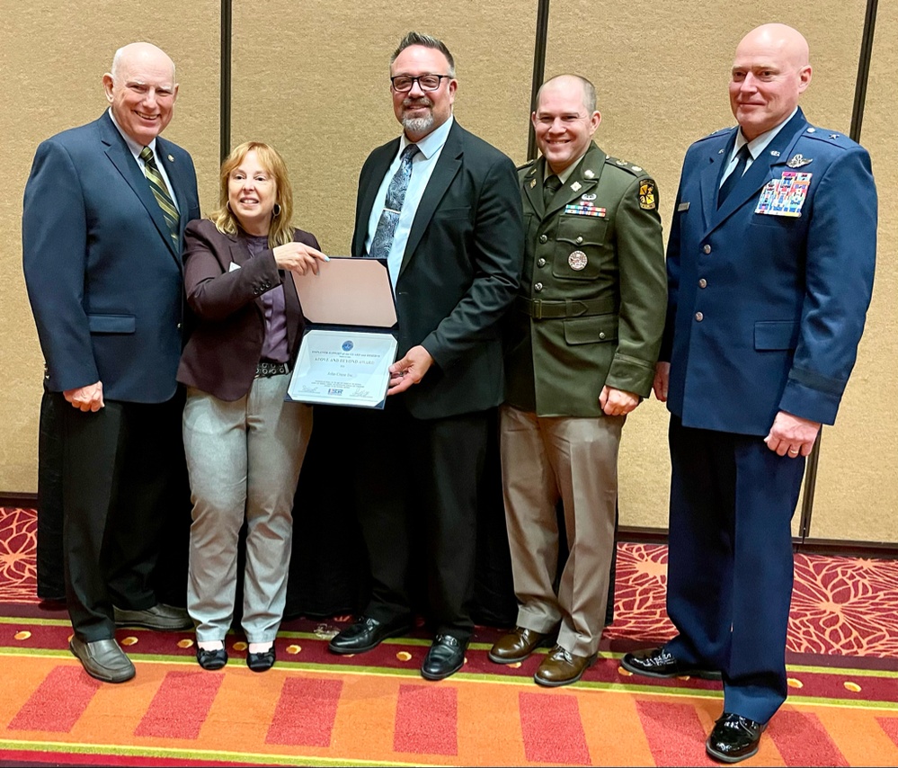 Illinois ESGR Awards Banquet Honors Employers Who Support Their National Guard and Reserve Employees