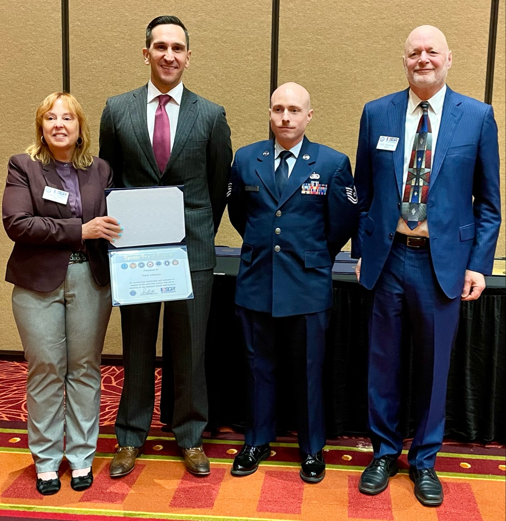 Illinois ESGR Awards Banquet Honors Employers Who Support Their National Guard and Reserve Employees