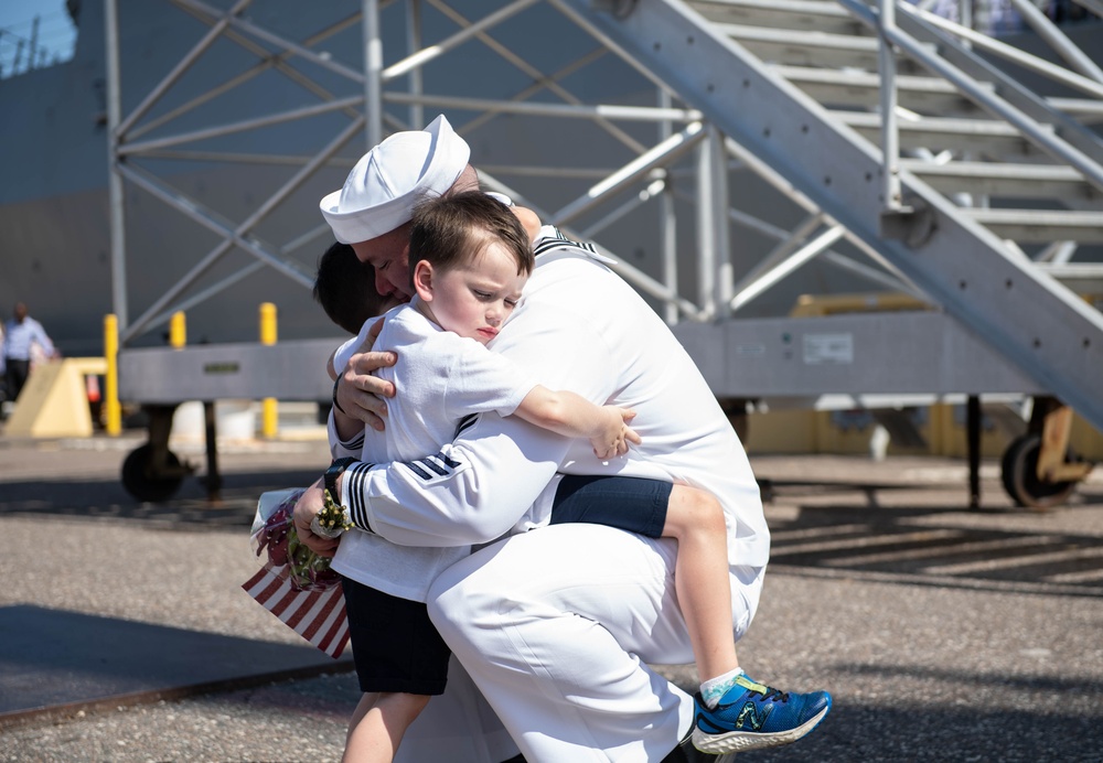 USS Carney Homecoming