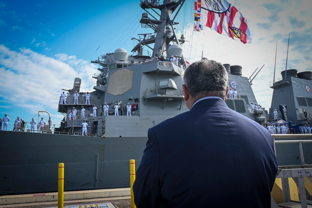 SECNAV Del Toro Welcomes the USS Carney (DDG 64) Home From Deployment