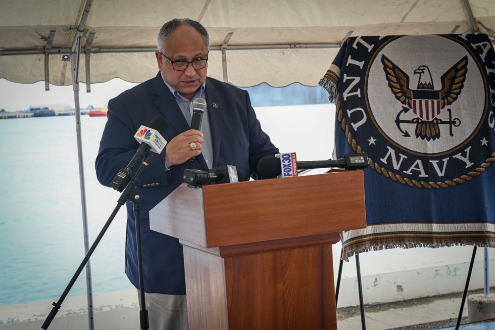 SECNAV Del Toro Welcomes the USS Carney (DDG 64) Home From Deployment