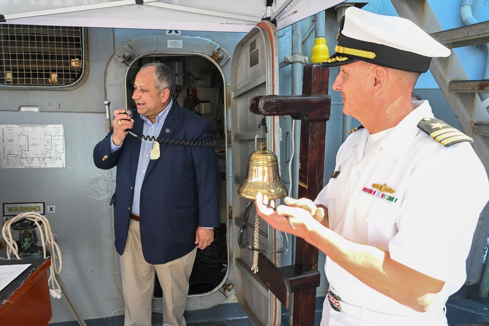 SECNAV Del Toro Welcomes the USS Carney (DDG 64) Home From Deployment